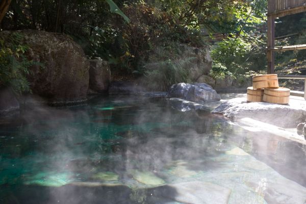 渓流露天風呂